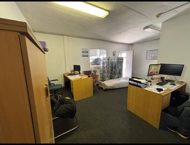 325M² WAREHOUSE TO LET IN AIRPORT INDUSTRIA